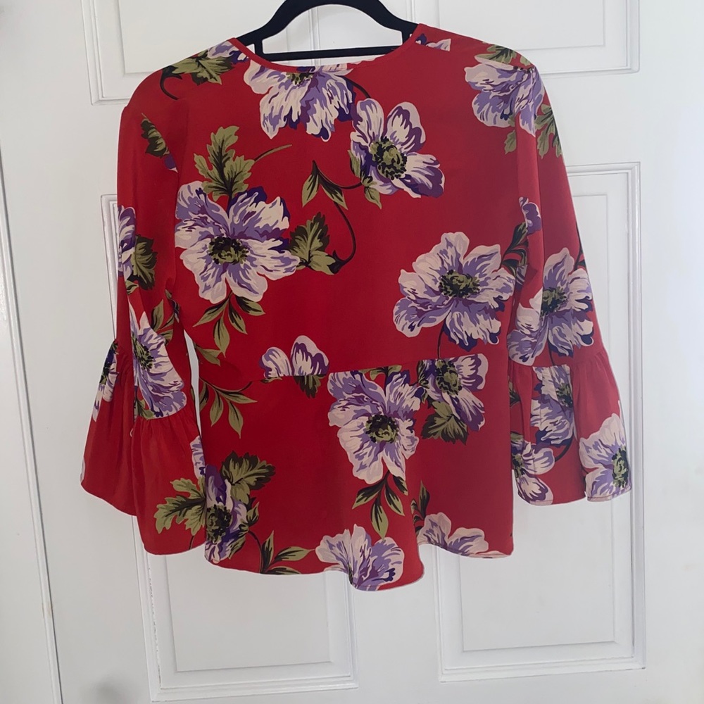 Floral pattern top - Picture 2 of 3
